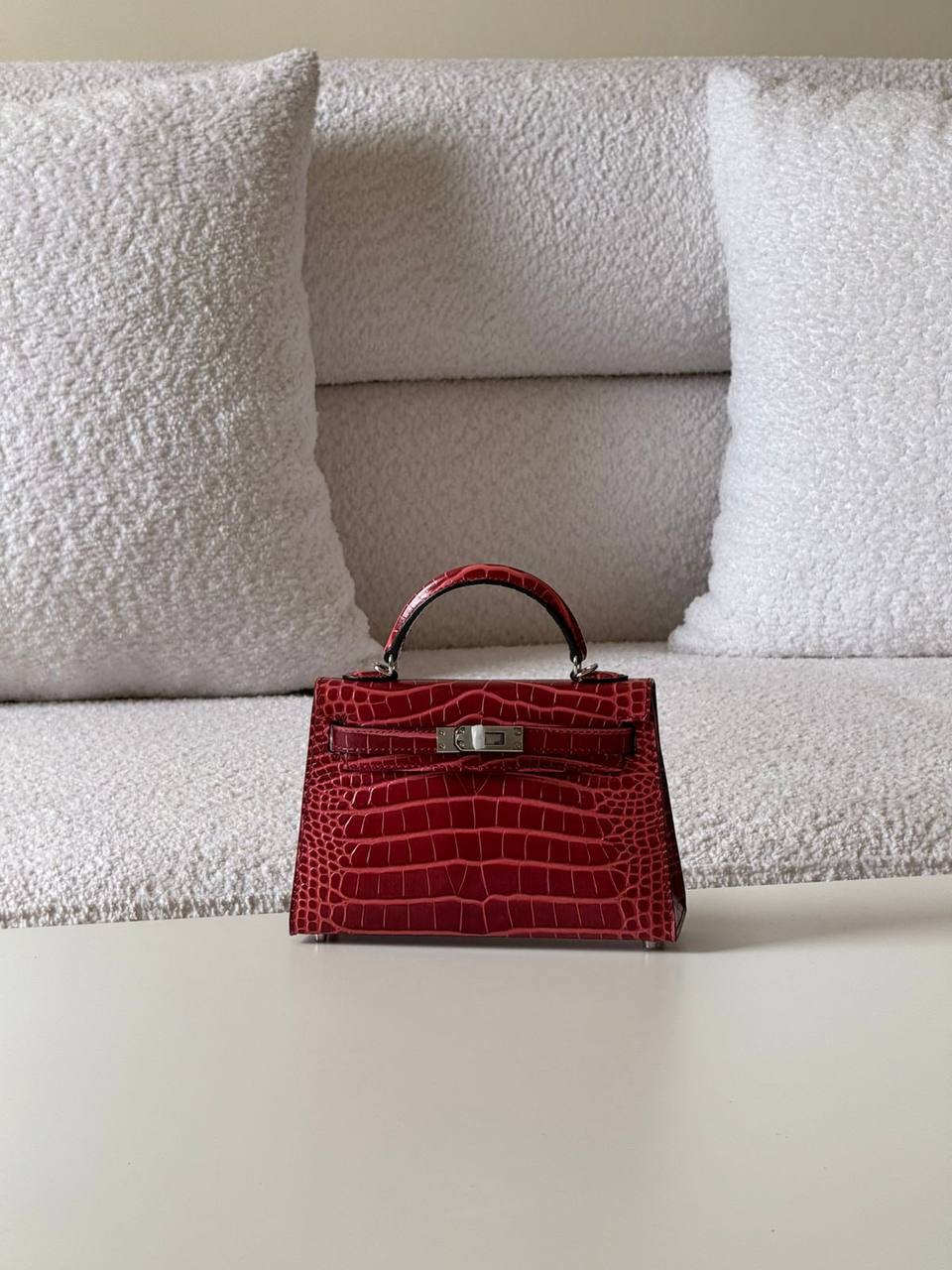 Hermes
minikelly 19cm💕master quality😍with box❤️
510 dhs✅🇦🇪

Zain52
♥️♥️♥️