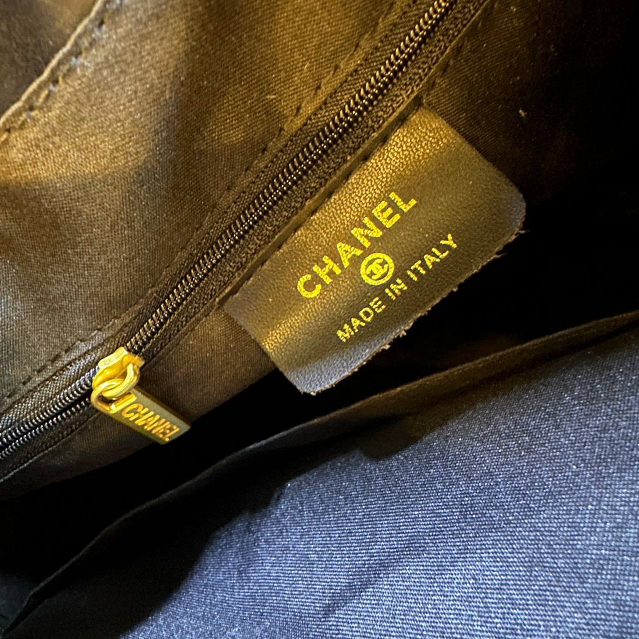 CHANEL 
NEW CAME GOOD QUALITY
115 dhs💓
28cm

Zain39
♥️♥️♥️