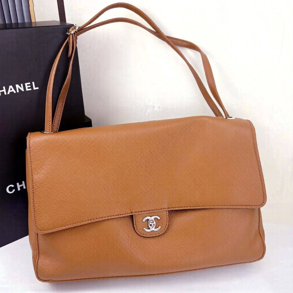 CHANEL
 COPY ONE 
38cm 
220 dhs🇦🇪🇦🇪

Zain295
♥️♥️♥️