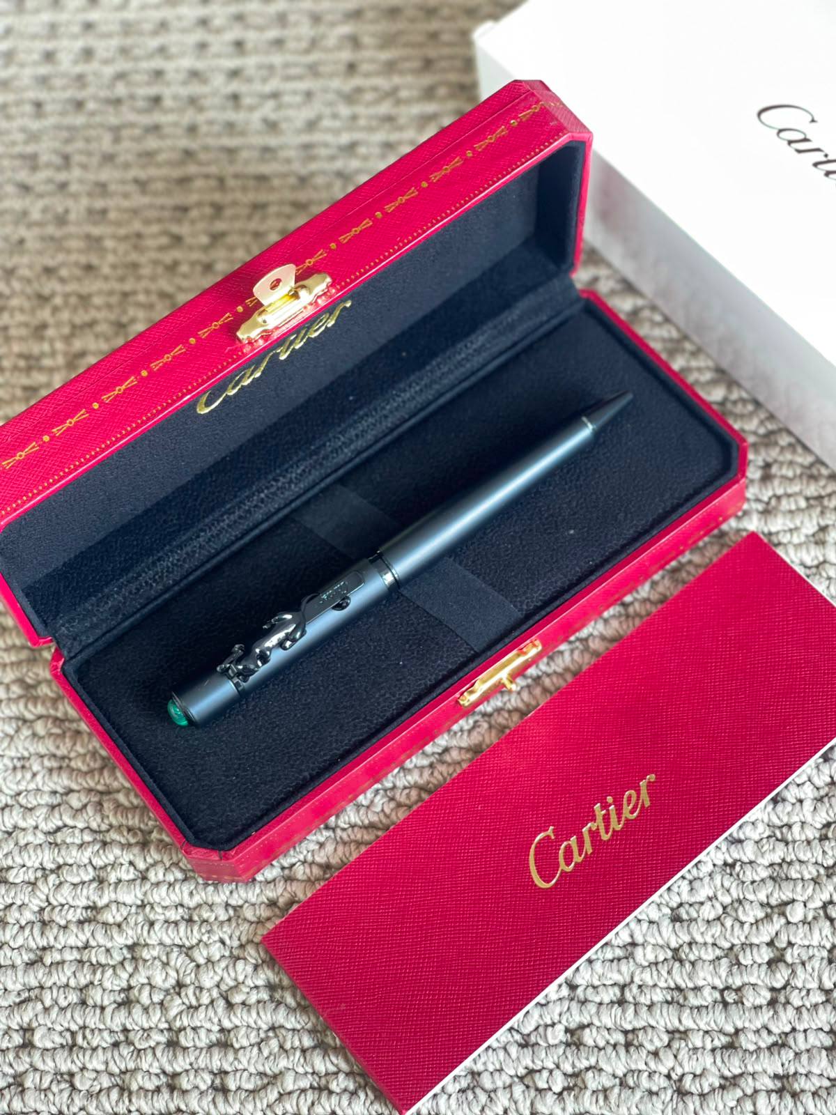 CARTIER
*Pen✍️*
*New Collection*
*Master Quality*
190 dhs✅

Zain179
♥️♥️♥️