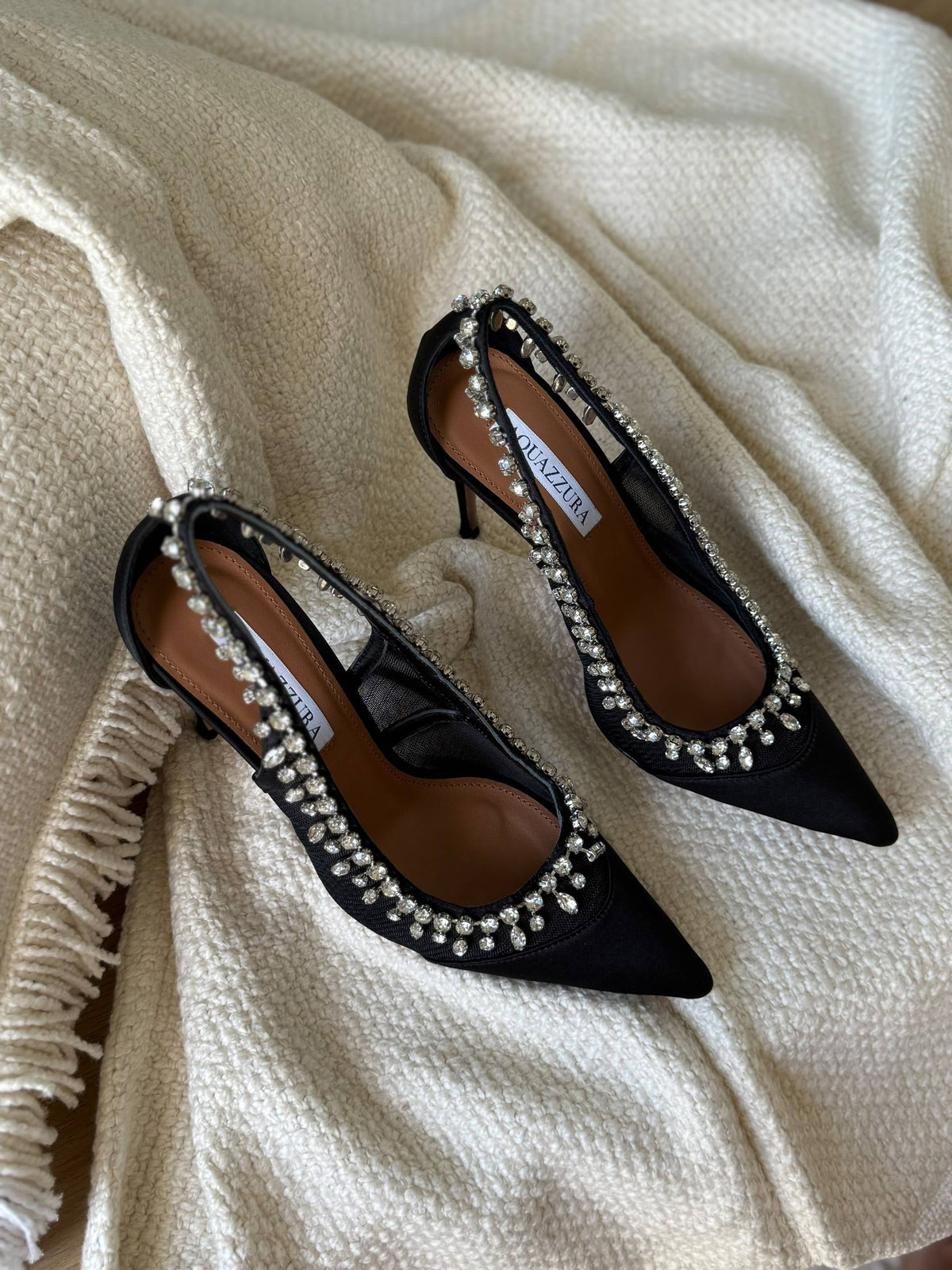 AQUAZZURA 

36 to 41

430 dhs🇦🇪🇦🇪🇦🇪

Zain288
♥️♥️♥️