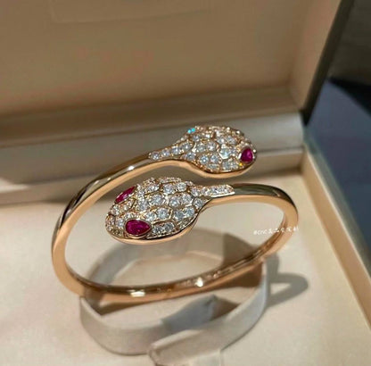Bulgari bangle

Master quality 

110 dhs🇦🇪🇦🇪
normal box 📦

Zain48
♥️♥️♥️