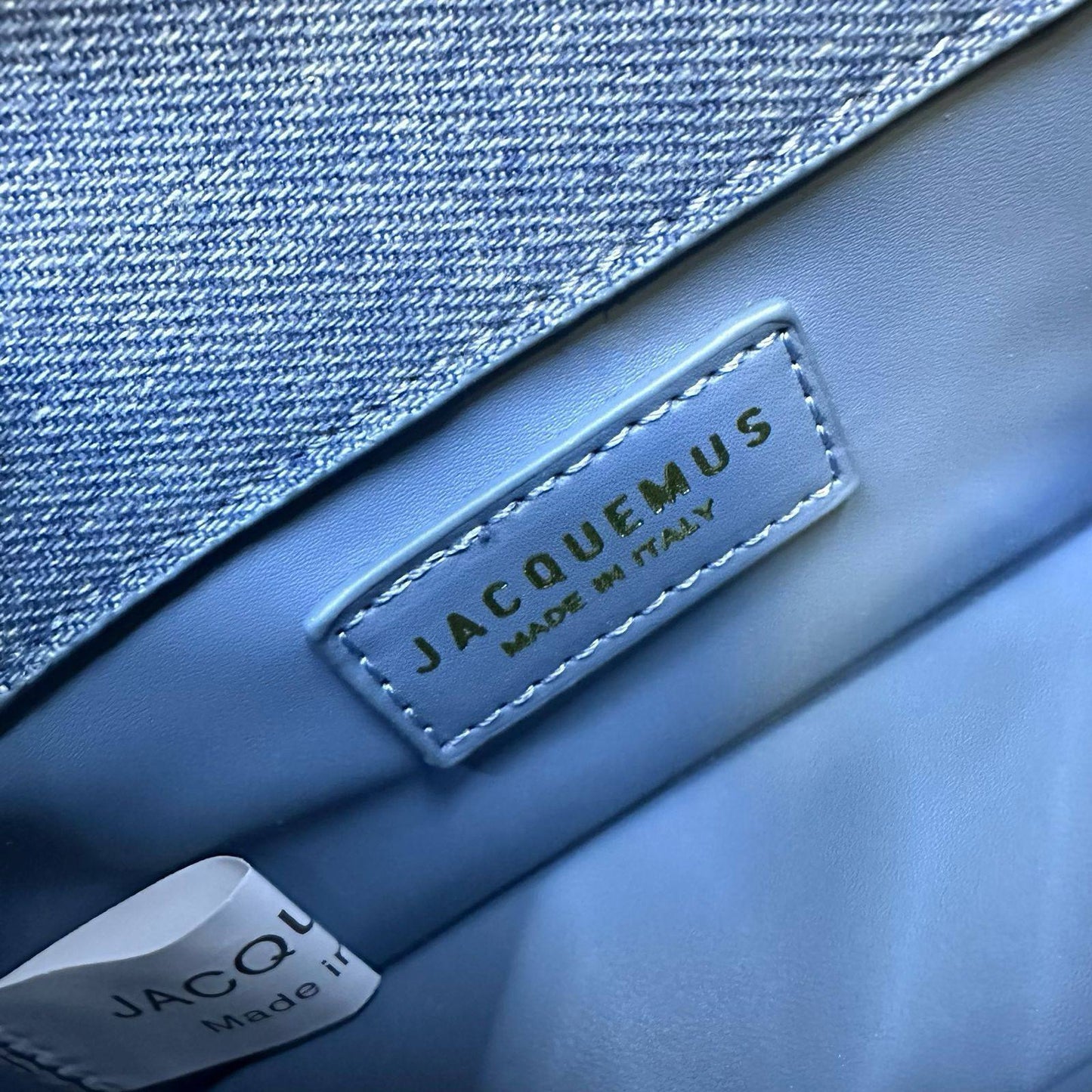 JACQUEMUS 

HIGH QUALITY SMALL SIZE NEW CAME 

WITH BOX 
🎁🎁🎁

100 dhs❣️
Size:16 cm

Zain39
♥️♥️♥️