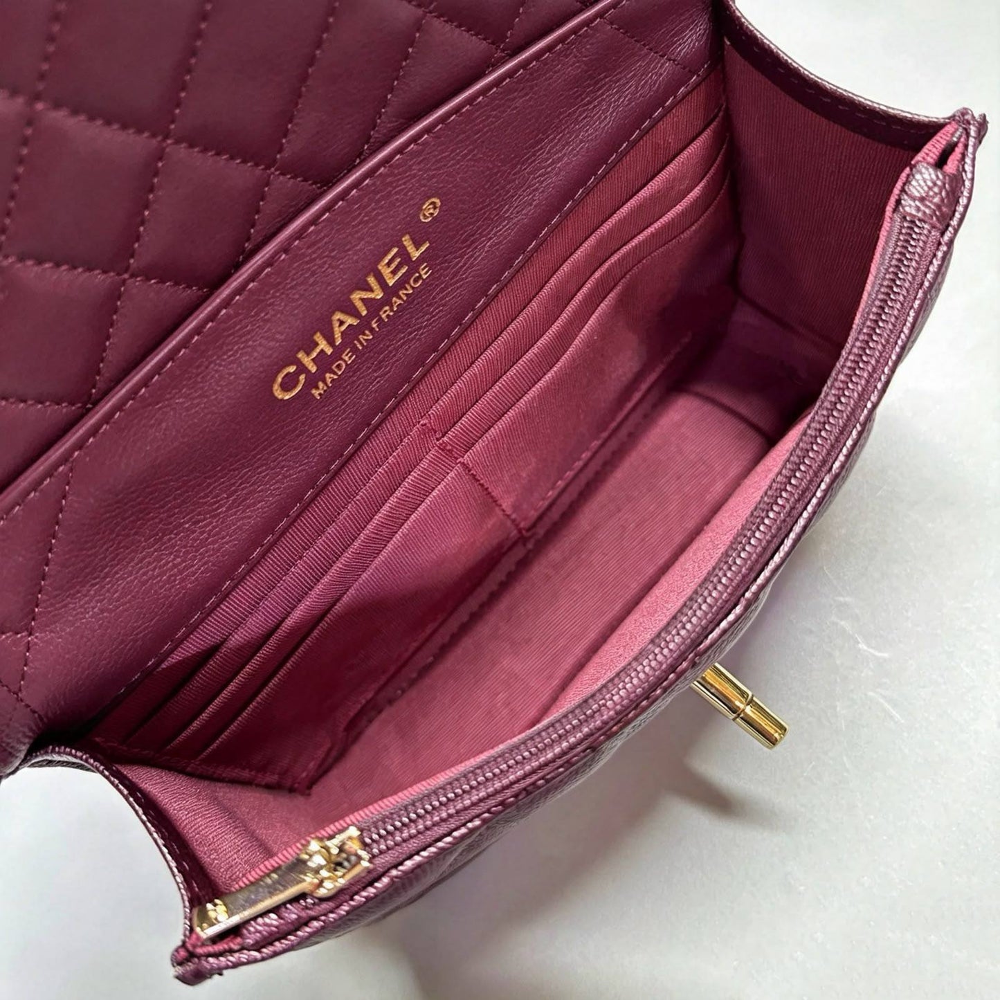 CHANEL 
COPY ONE 
 WITH BOX 
150 dhs🇦🇪🇦🇪

Zain295
♥️♥️♥️