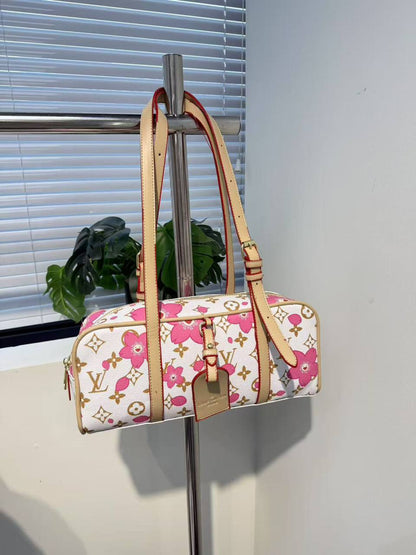 LV
sɪᴢᴇ : 31 cm

70 dhs🪙🌺

Zain31
♥️♥️♥️