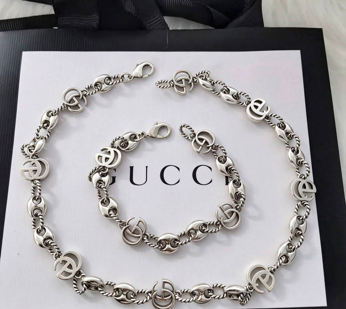 GUCCI 
Necklace 
Bracelet 💥
Master quality 💯
With normal boxes 📦 
120 dhs🇦🇪🇦🇪🇦🇪

With master box 🗃️ 
140 dhs🇦🇪🇦🇪🇦🇪

Zain216
♥️♥️♥️