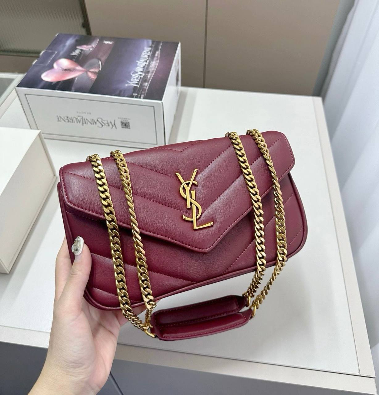 YSL 
NEW CAME GOOD QUALITY 

WITH BOX 
🎁🎁🎁

100 dhs✅

Zain39
♥️♥️♥️