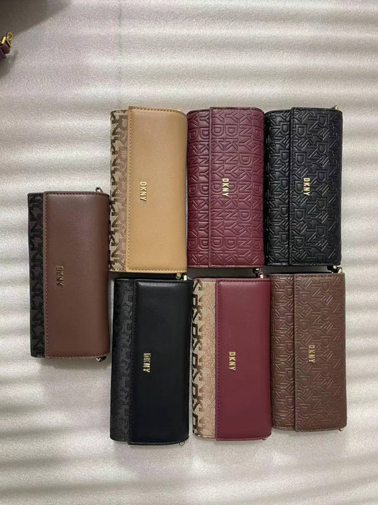 Aigner - CH - Gucci - DKNY
85 dhs💓 
high quality With box New 21cm
🎁🎁🎁


Zain26
♥️♥️♥️