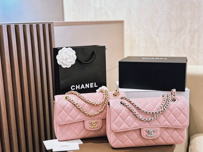 CHANEL
Master🌺🌺🌺
WITH DOUBLE BOX 
240 dhs💓
(Caviar)

Zain39
♥️♥️♥️