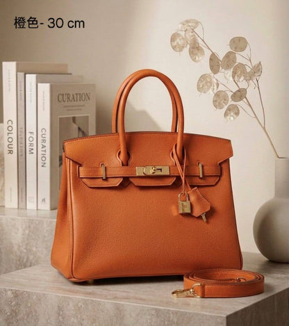 HERMES ʙɪʀᴋɪɴs
ᴛᴏɢᴏ ʟᴇᴀᴛʜᴇʀ ᴍᴀᴛᴇʀɪᴀʟ
ɢᴏʟᴅ ʜᴀʀᴅᴡᴀʀᴇ
ᴡɪᴛʜ ʟᴏɴɢ ʙᴇʟᴛ sᴛʀᴀᴘ
sɪᴢᴇ : 30 cm

120 dhs✅

Zain31
♥️♥️♥️