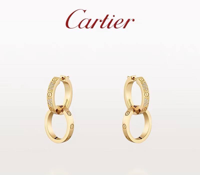 Cartier❤️‍🔥*
Earring 🐦‍🔥
Master quality 💯
With normal boxes 🗃️ 
50 dhs✅
With master box 📦 
85 dhs✅

Zain216
♥️♥️♥️