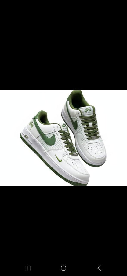 NIKE
Size 40 to 45
95 dhs💓

Zain27
♥️♥️♥️
