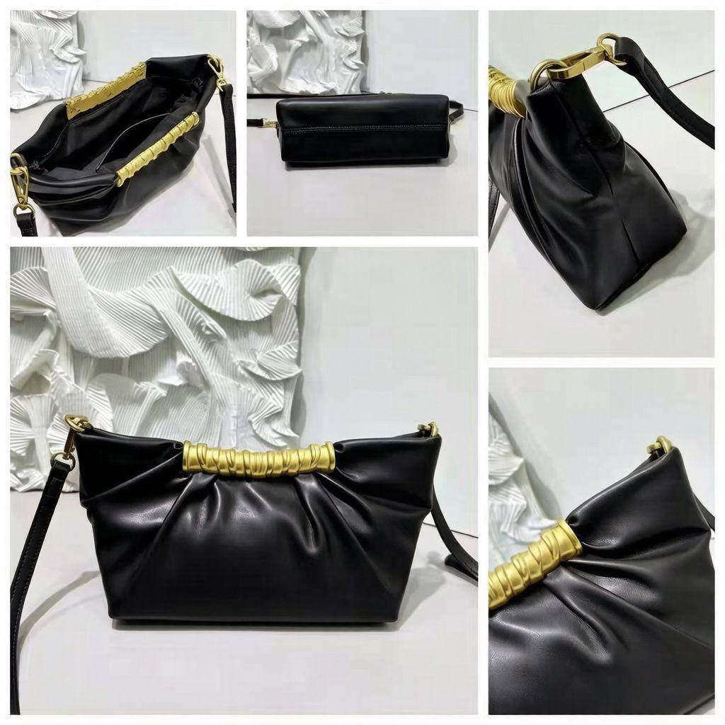 BOTTEGA RESTOCK GOOD QUALITY WITH BOX 
90 dhs✅

Zain295
♥️♥️♥️