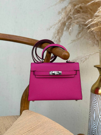 HERMES
19cm
340 dhs🇦🇪🇦🇪
Top quality 
With box🎁

Zain167
♥️♥️♥️