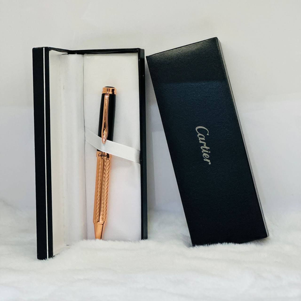 NEW CAME 
PEN
GOOD QUALITY👌
35 dhs💓
WITHBOX

Zain40
♥️♥️♥️