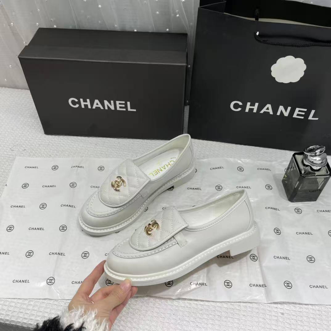 Chanel
Size 36-41
130 dhs🪙🌨️

Zain40
♥️♥️♥️