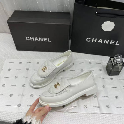 Chanel
Size 36-41
130 dhs🪙🌨️

Zain40
♥️♥️♥️