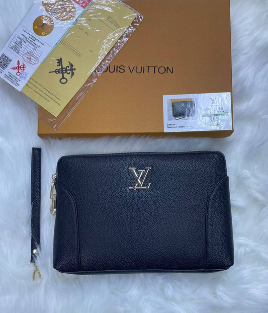 Men pouch 
65 dhs✅
with box
🎁🎁🎁

Zain72
♥️♥️♥️