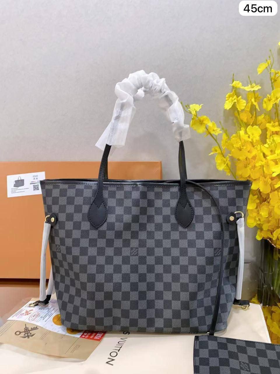 lv / Gucci / Mk / Hermes
First quality 

Size: 45 ~ 33 * 25 cm
85 dhs🇦🇪🇦🇪

Zain115
♥️♥️♥️