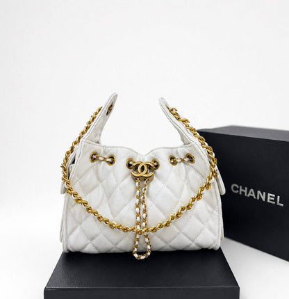 Chanel
110 dhs💛
With Box

Zain50
♥️♥️♥️