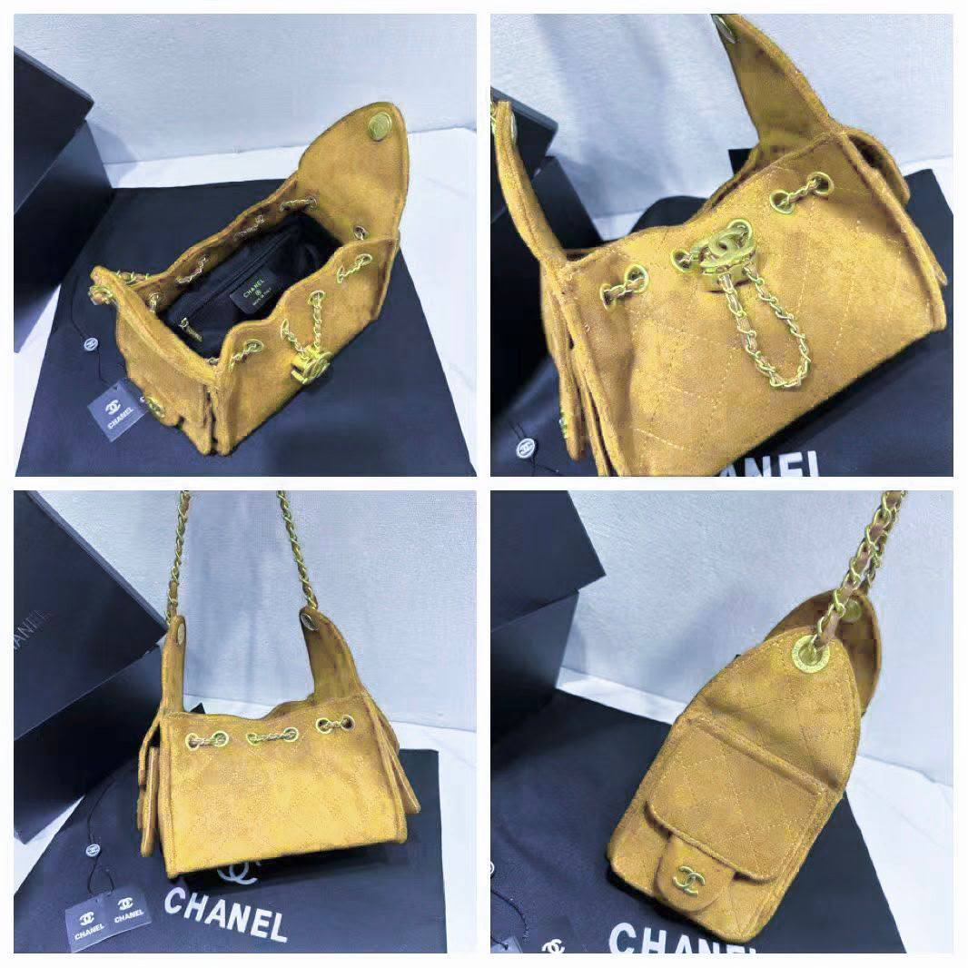 CHANEL 

NEW CAME 
HIGH QUALITY  

WITH BOX 
120 dhs🇦🇪🇦🇪

20cm

Zain39
♥️♥️♥️