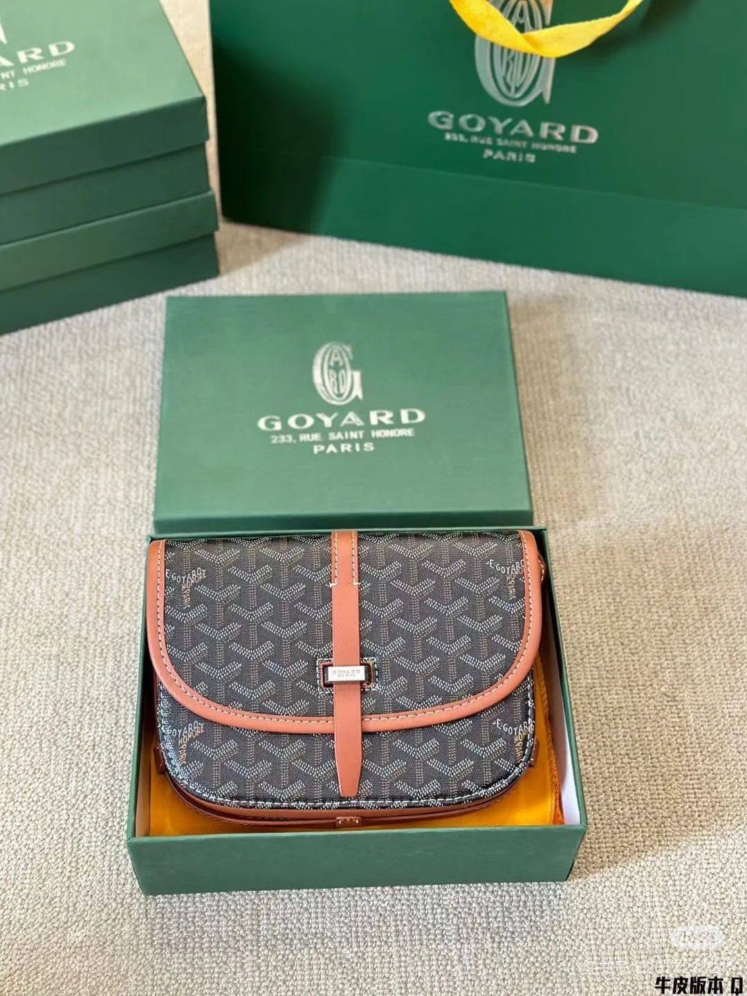 GOYARD
Size     22×17×9cm

90 dhs🪙🌨️

Withbox
🎁🎁🎁

Zain04
♥️♥️♥️
