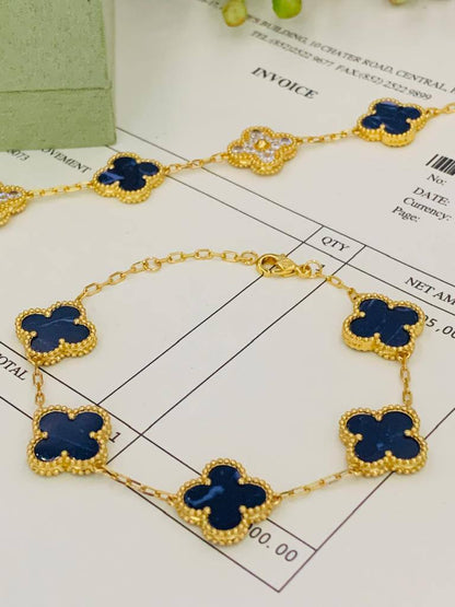 VCA Set 🌼💫
*NECKLACE 1 FLOWER*
*BRACELET 5&1 FLOWER*
*EARRING   1* *FLOWER*  
260 dhs✅
       _*WITH*_
    *Good Box* and Paper BAG🎁🛍️

Zain89
♥️♥️♥️