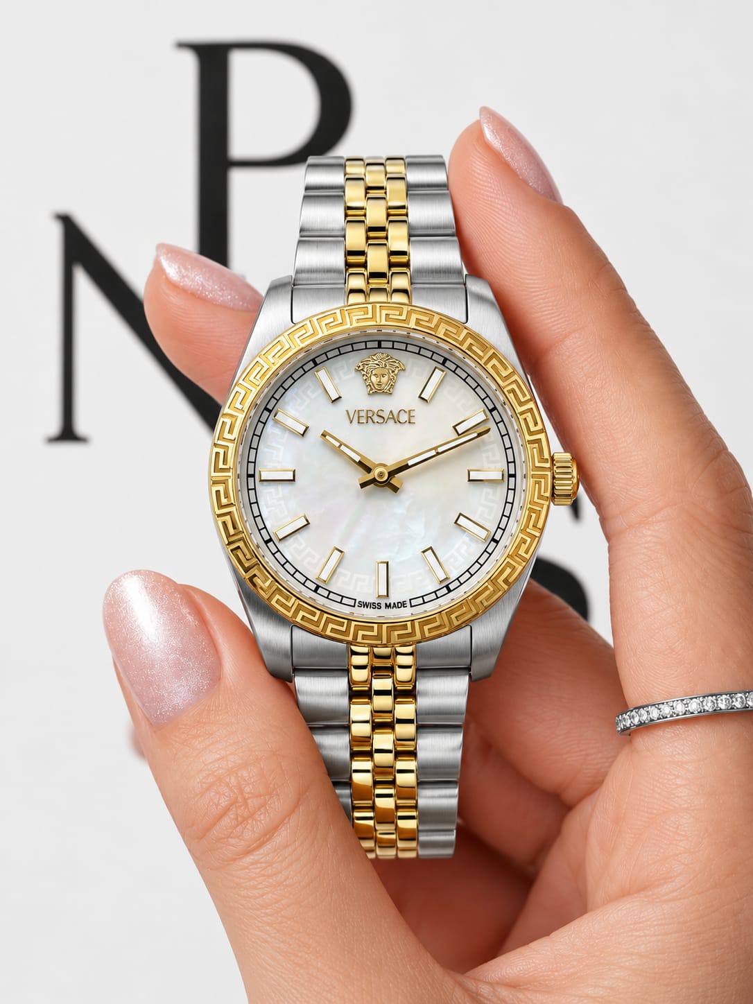 Versace 

watch for ladies 

good quality 

280 dhs🇦🇪🇦🇪

(size 36mm)'

Zain59
♥️♥️♥️