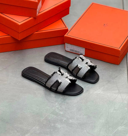 Hermes

Size  36 to 41 

85 dhs💓

Zain80
♥️♥️♥️