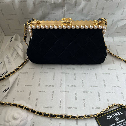Chanel 💕💕🙋🏻‍♀️
Master
20cm🫶🏼 
290 dhs💓

Zain228
♥️♥️♥️