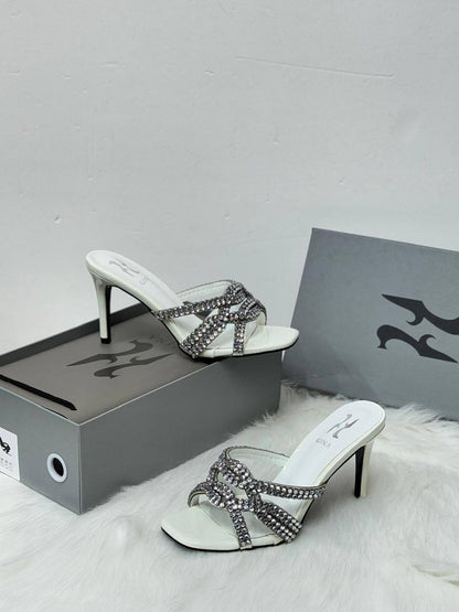 GINA 
size 36 to 41
100 dhs🇦🇪

Zain21
♥️♥️♥️