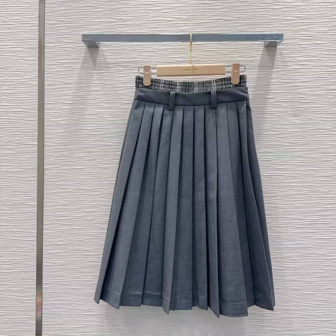 MIU MIU
*Super Master quality*
*Sizes:S M L*

410 dhs💓

Zain308
♥️♥️♥️