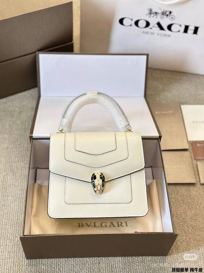 BVLGARI 
Master

400 dhs🌺

#with box💕💕💁‍♂️
🎁🎁🎁

Zain228
♥️♥️♥️
