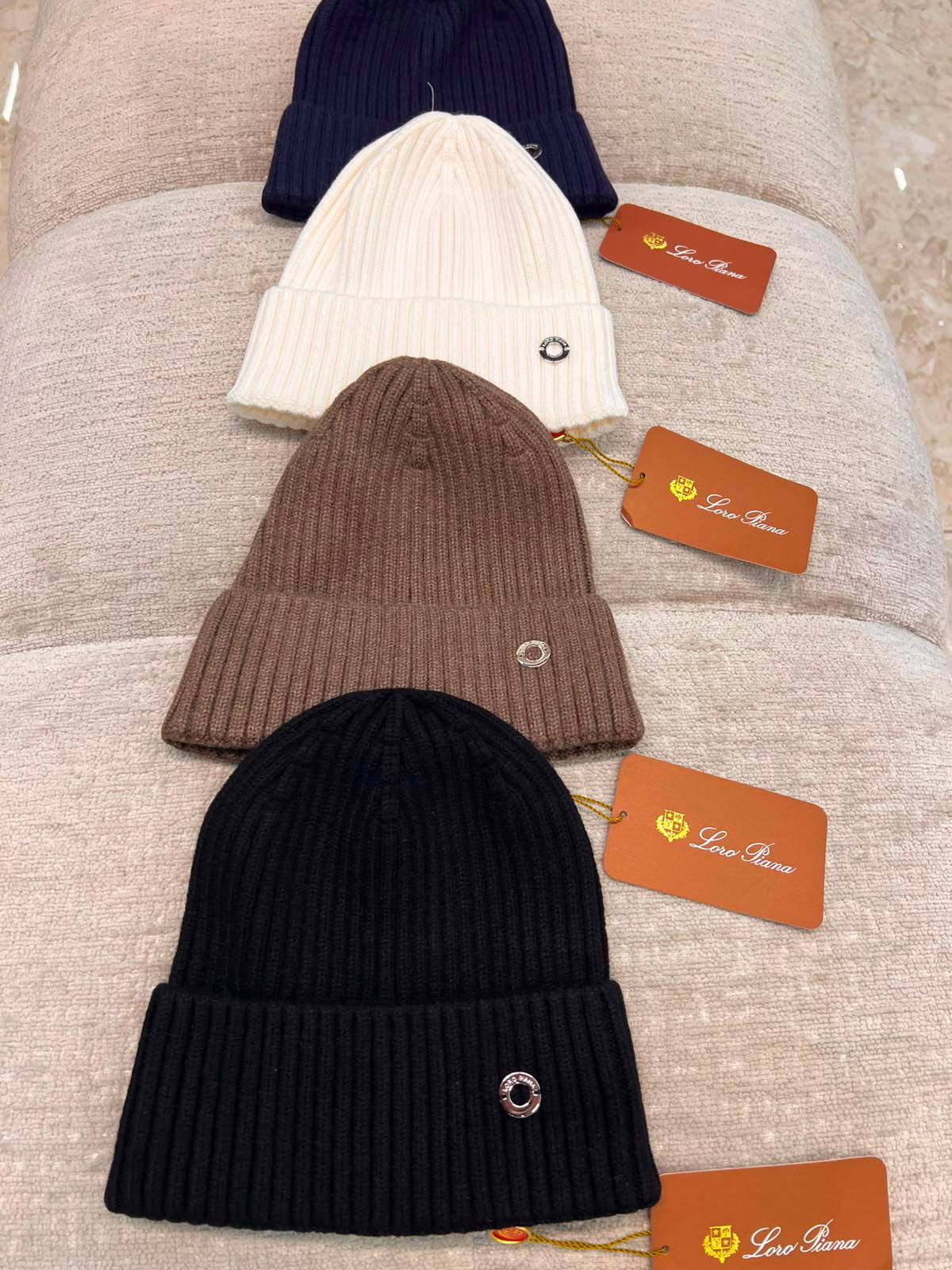 Hats

New collection 

200 dhs🇦🇪🇦🇪

Zain262
♥️♥️♥️