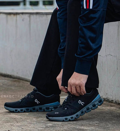 ON Cloud X 4 Black Chambray ，Size 36-45 ，
230 dhs💓

Zain18
♥️♥️