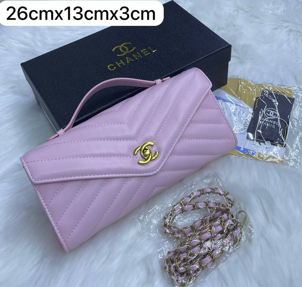 Chanel 

26cmx13cmx3cm

90 dhs 
With box


Zain72
♥️♥️♥️