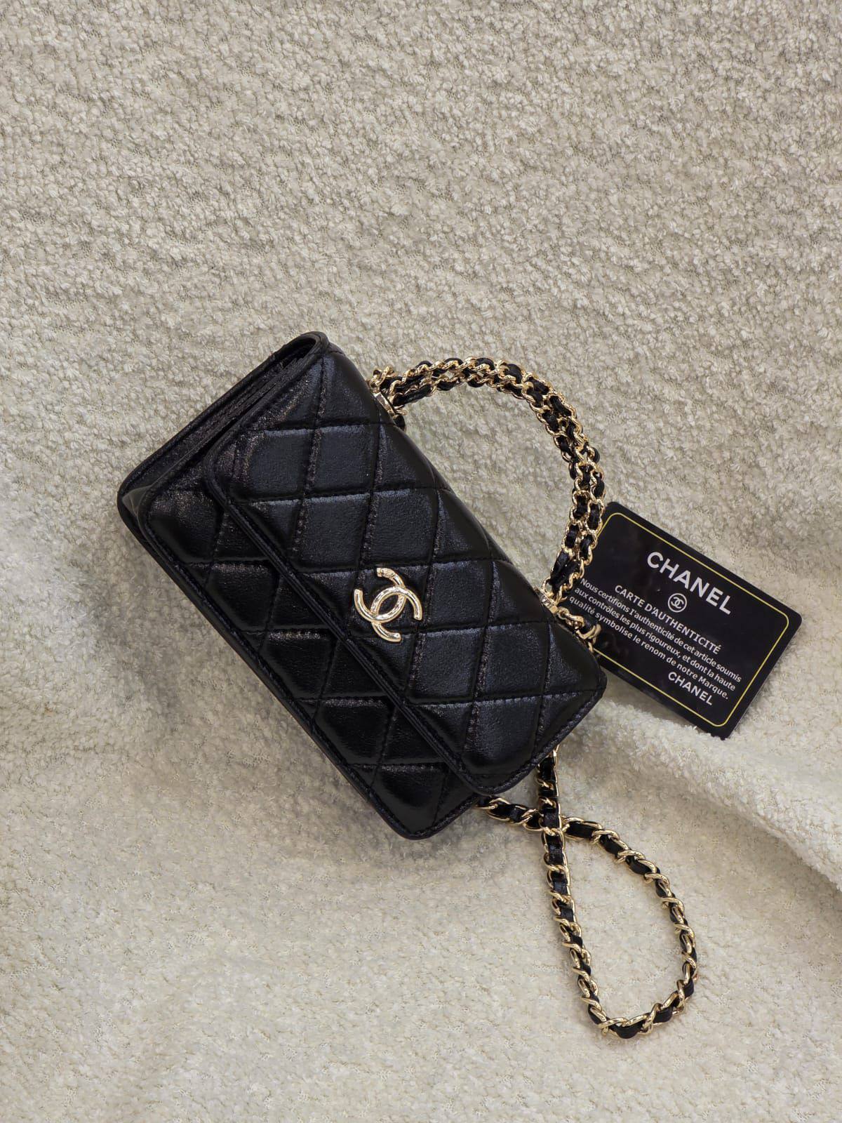 Chanel Master +
         16Cm
230 dhs❣️

Zain131
♥️♥️♥️