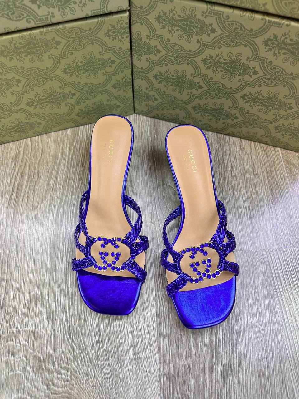 Gucci
Size 36-42 
120 dhs✅

Zain132
♥️♥️♥️