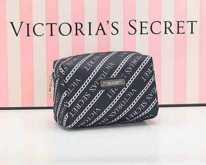 Victoria's Secret 

make up 
pouch 
new came 
good quality 

30 dhs🇦🇪🇦🇪

Zain295
♥️♥️♥️