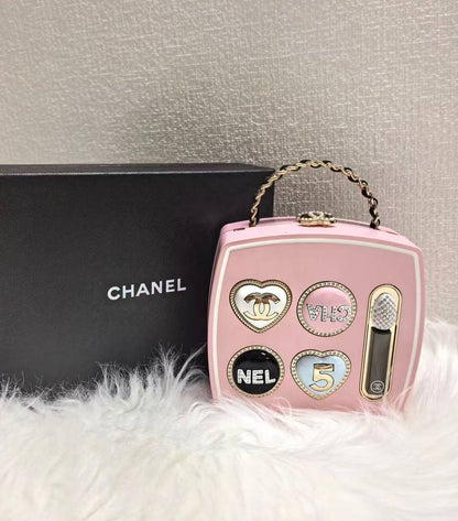 CHANEL

 COPY ONE 

WITH BOX 
🎁🎁🎁

220 dhs✅

Zain39
♥️♥️♥️