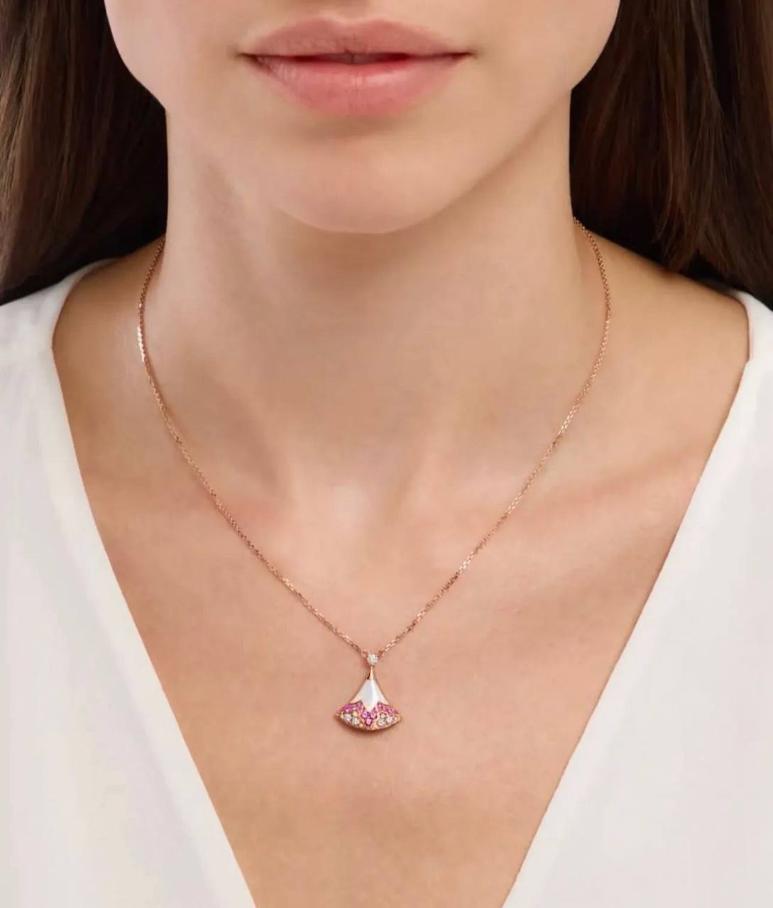 BVLGARI ❤️‍🔥*
Necklace ✨
Earring 💥
Master quality 💯
With normal boxes 📦 
115 dhs✅
With master box 🗃️ 
150 dhs✅

Zain216
♥️♥️♥️