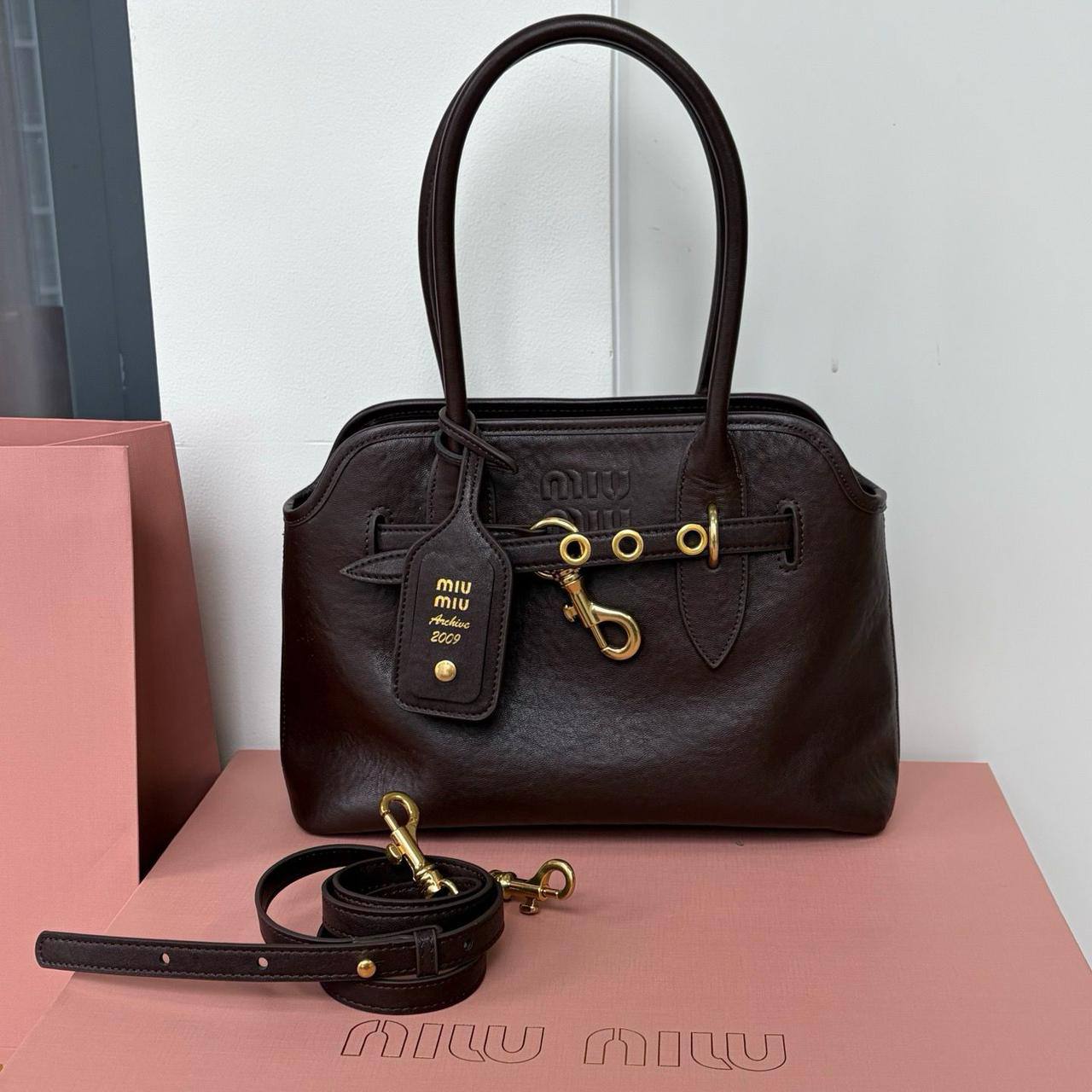 Miu Miu
Master
26cm 🥰🥰 
320 dhs💓

Zain228
♥️♥️♥️