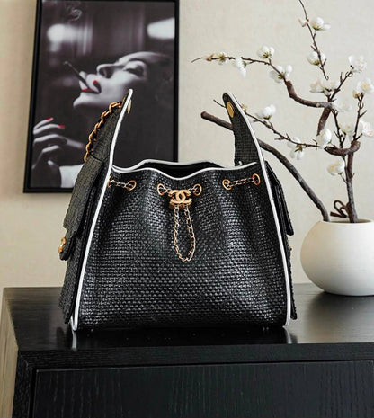 CHANEL 

RESTOCK 
HIGH QUALITY 

BIG SIZE 
125 dhs🇦🇪🇦🇪

25cm

Zain295
Zain39
♥️♥️♥️