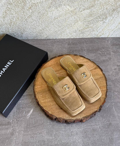 CHANEL 💫😍
SuperMaster Quality 💯
490 dhs✅
Size: 36-41 💥

Zain171
♥️♥️♥️