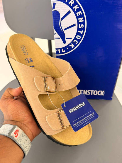 Birkenstock

110 dhs🇦🇪🇦🇪

Size : 40 to 46
Zain183
♥️♥️♥️