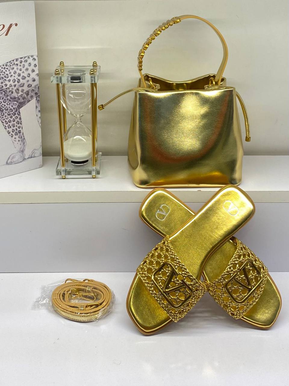 Bag & Slipper Set
160 dhs✅
Size 36…..41

Zain161
♥️♥️♥️