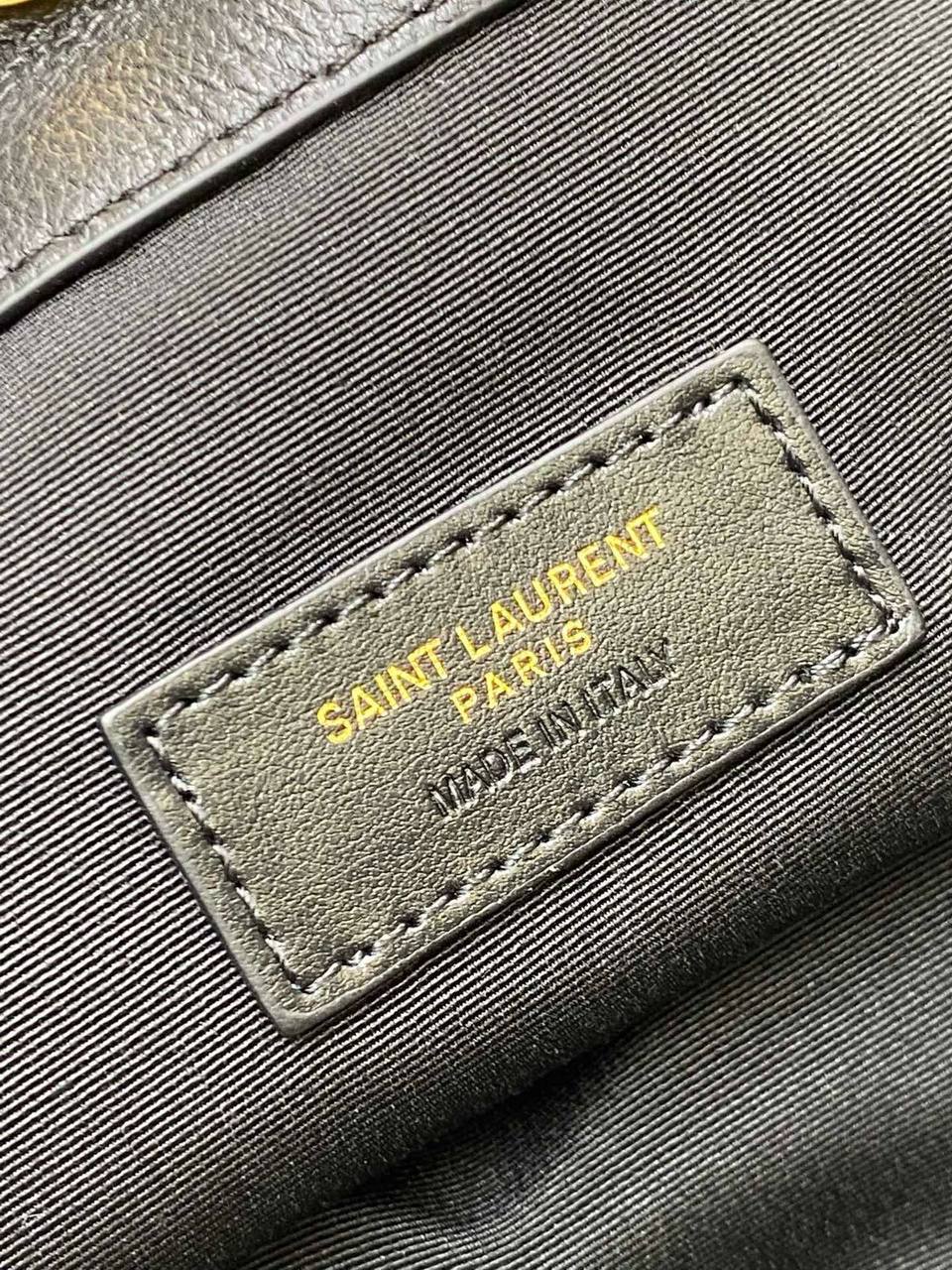 YSL 
MASTER QUALITY
335 dhs✅
……(leather )

Zain39
♥️♥️♥️
