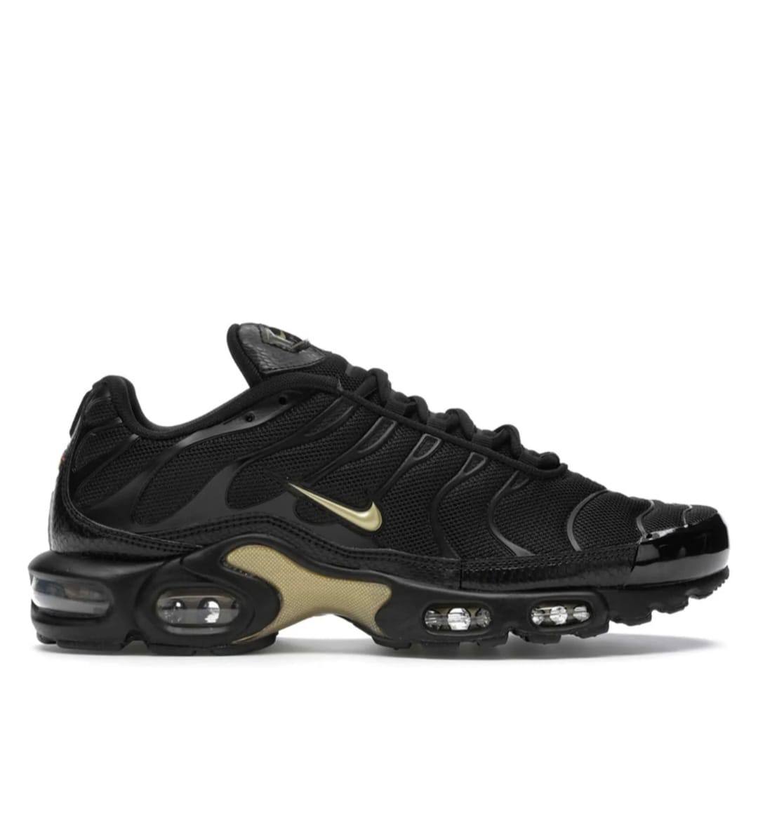 Airmax TN 

105 dhs🇦🇪🇦🇪

40 to 46 

Zain27
♥️♥️♥️