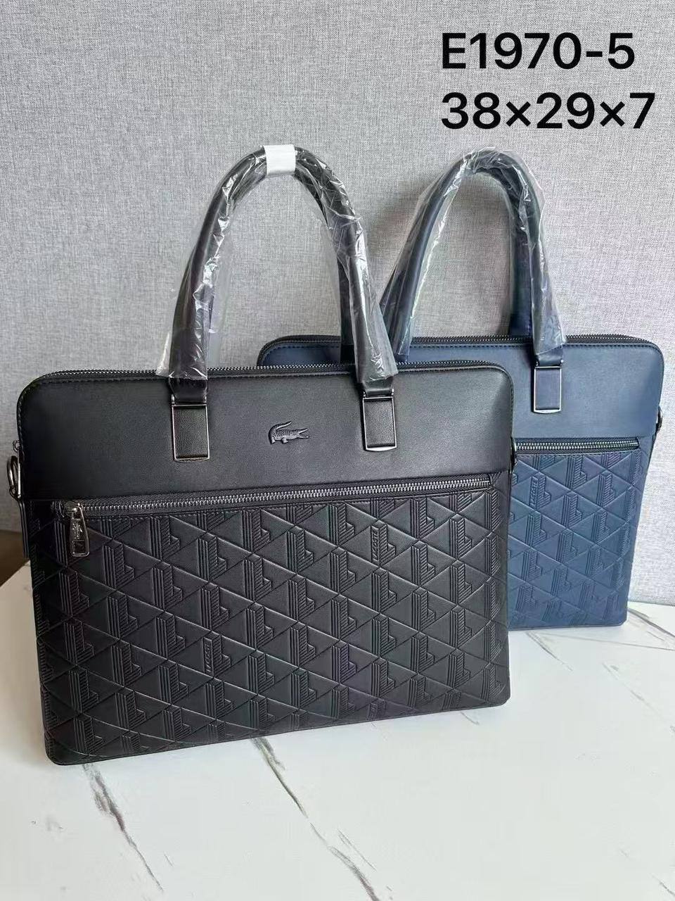 LAPTOP 💻 bags
120 dhs🪙
Size 38cm

Zain161
♥️♥️♥️