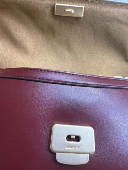 COACH  
ETTA
26cm
105 dhs❤️

with box
🎁🎁🎁

Zain44
♥️♥️♥️